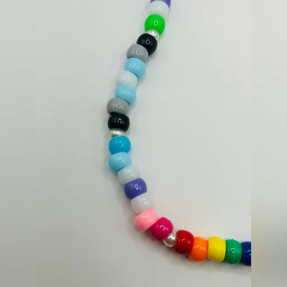 Pride Kandi Necklace with 13 Flags - Picture 5 of 6
